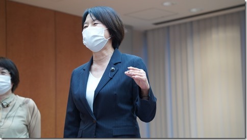 大山奈々子議員代表質問20210914.jpg